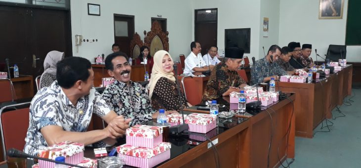 Komisi A DPRD Kabupaten Jombang Ngangsu Kawruh Ke Karanganyar