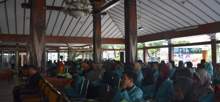 112 Mahasiswa Universitas Sebelas Maret Surakarta Dikembalikan ke Pihak Kampus