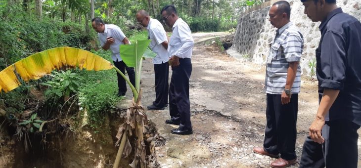 Wakil Bupati Karanganyar Cek Jalan Rusak di Kecamatan Jumantono
