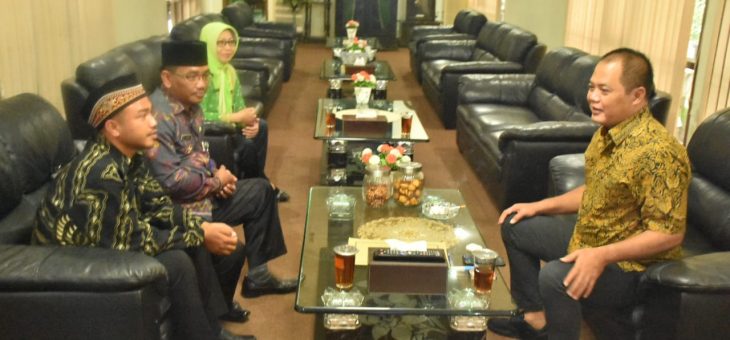 Hebat, Lulus Sarjana S1 Dari Jualan Sayur Keliling