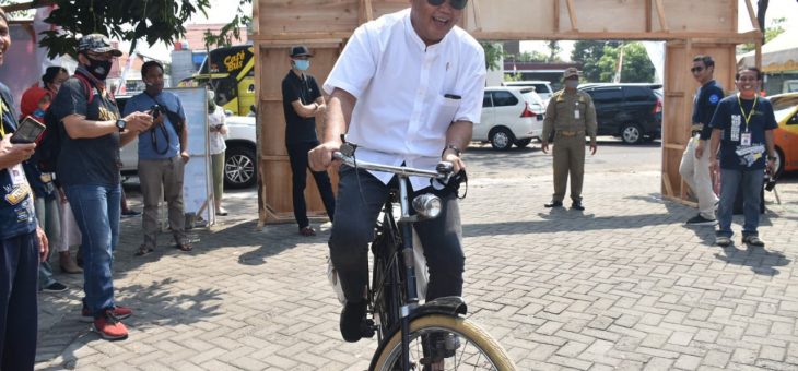 Pembukaan Wisata Dan Bursa Kendaraan Djodel Di Pujasera, Karanganyar