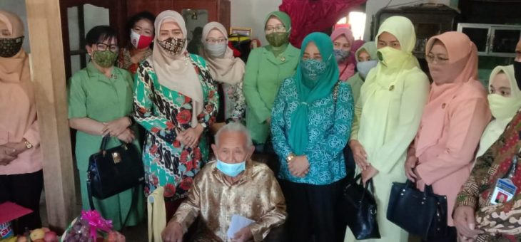 PKK Kabupaten Karanganyar Isteri Janda Veteran Perang Kemerdekaan Sartisuwarno