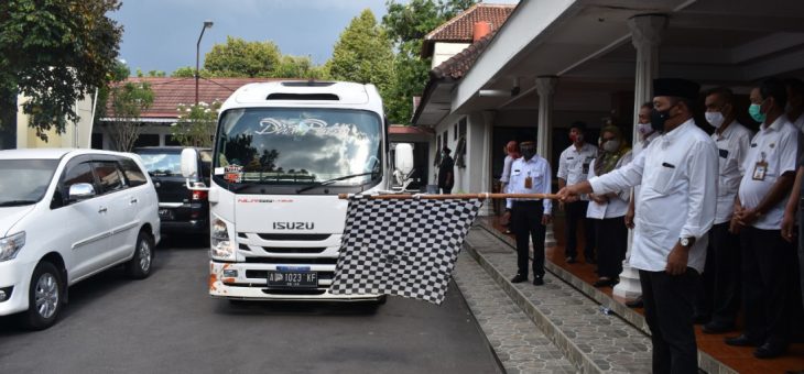 Ingin Cetak Hafidz Yang Mumpuni, Bupati Karanganyar Berangkatkan Santri Program Satu Desa Satu Hafidz