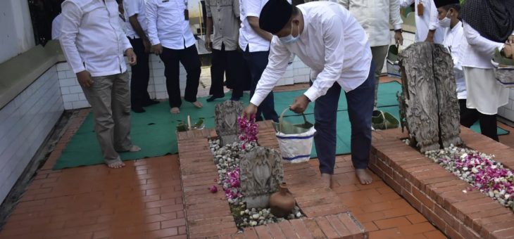 Ziarah ke Makam Sesepuh Karanganyar