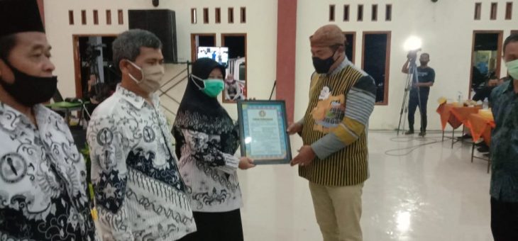 Puncak Hari Guru, PGRI Gelar Wayangan, Bupati Ingatkan Guru Untuk Belajar Dari Punakawan