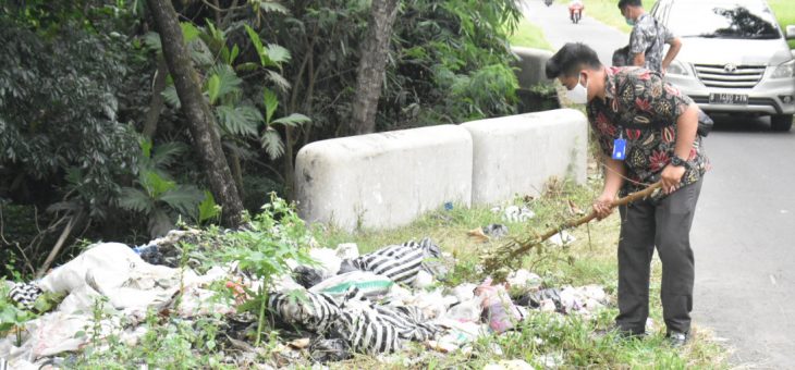 Kades Suruhkalang Gerak Cepat Tangani Sampah Liar, Kerjasama Dengan DKK Cari Pembuang Sampah Alat Medis