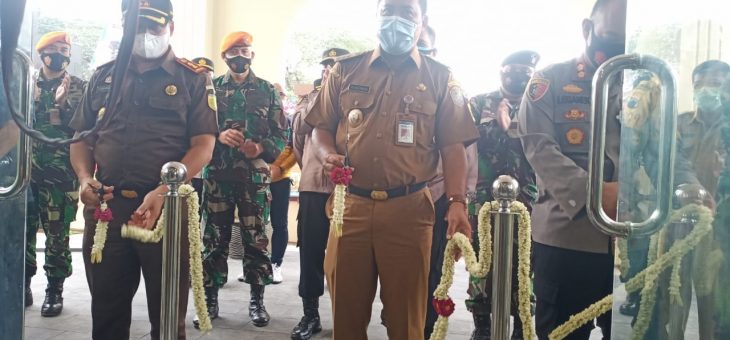 Bupati Resmikan Polsek Colomadu dan Masjid At Tin Polres Karanganyar