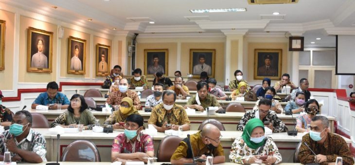 Pakde Joko Kaget ‘Mak Deg’ Wartawan di Malang Diajak Sosialisasi Cukai Rokok Dengan Dana Rp 1 Miliar (Seri 3)