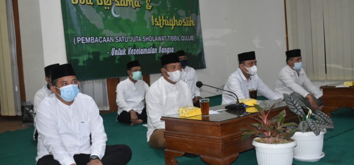 Gerakan 1 Juta Sholawat Tibbil Qulub