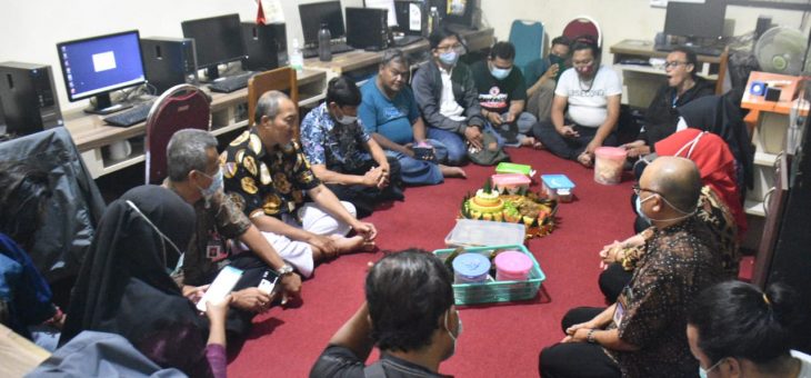 Hari Pers Nasional, Diskominfo Beri Kejutan Nasi Tumpeng Kuning. Wartawan Curhat