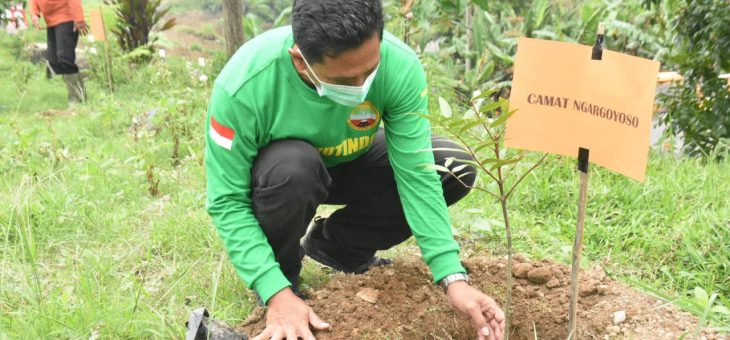 Penshutindo Tanam Pohon Untuk Jaga Kelestarian Air. Camat Ngargoyoso Ingatkan Menanam Mudah, Merawat Yang Sulit