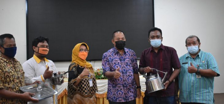 15 Pelaku Usaha Angkringan di Karanganyar Terima Bantuan