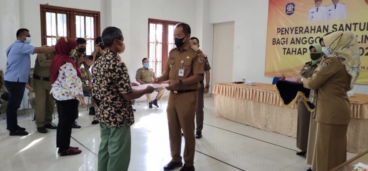 Wujud Penghargaan Pemkab atas Pengabdian di Desa, 21 keluarga anggota Satlinmas terima bantuan santunan