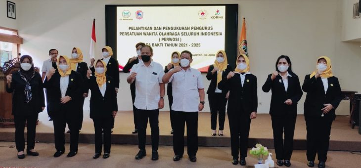 12 Pengurus Perwosi Dikukuhkan