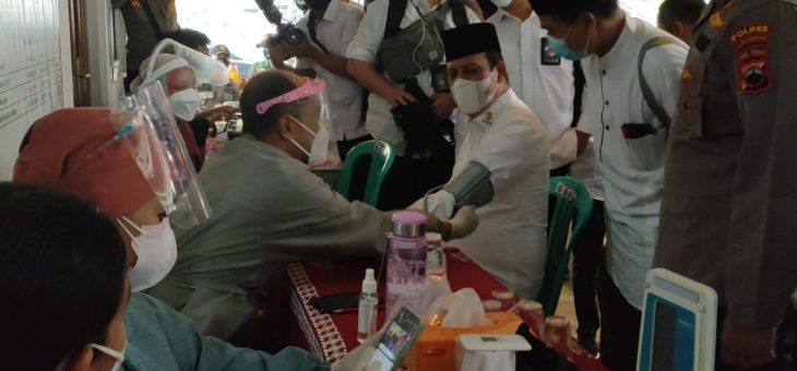 300 Dosis Vaksin Untuk Warga Jenawi Dan Sekitarnya