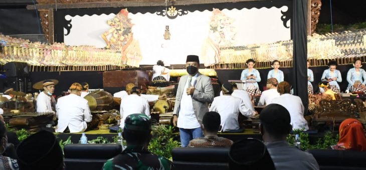 Ajak Masyarakat Cegah Rokok Ilegal, Pemkab Gelar Wayangan