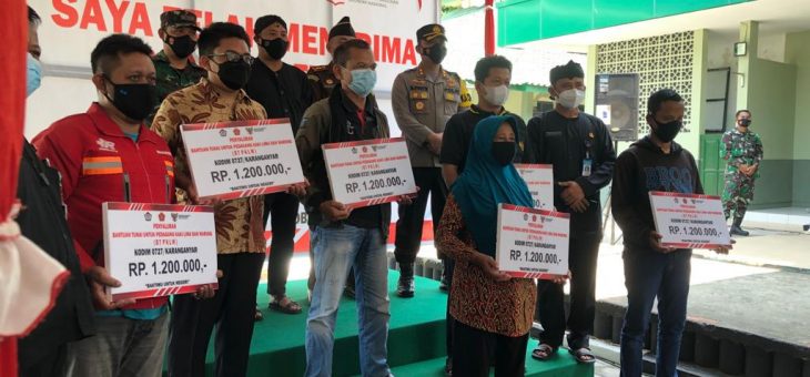 5680 PKL di Karanganyar Terima Bantuan Tunai