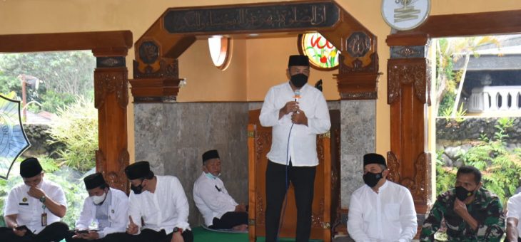 Sholat Jum’at Bersama Di Masjid Astana Giribangun
