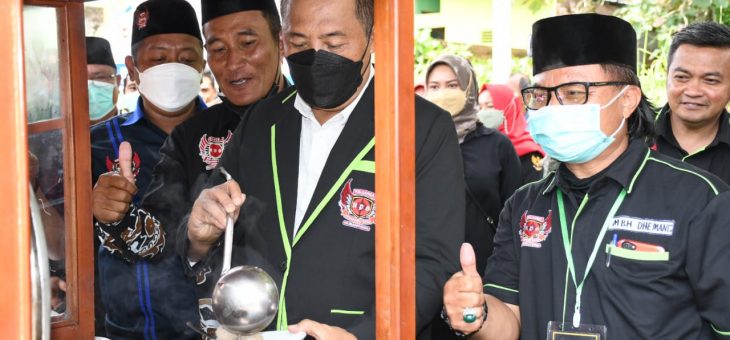 Bupati Karanganyar dinobatkan Sebagai Bapak Bakso Nusantara