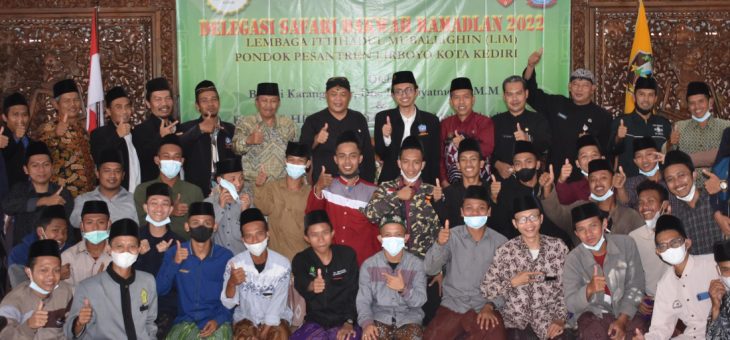 Pelepasan Safari Dakwah Ramadhan Bersama Pengurus LIM Cabang Karanganyar (Ponpes Lirboyo Kediri)