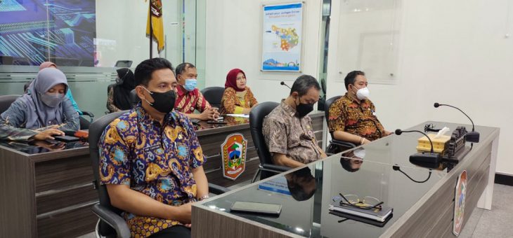 Penyerahan Hasil Evaluasi Akuntabilitasi Kinerja dan Pelaksanaan Reformasi Birokrasi Instansi Pemerintah.