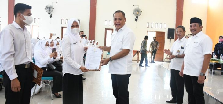 Sebanyak 1263 Guru PPPK Terima SK dari Bupati Karanganyar
