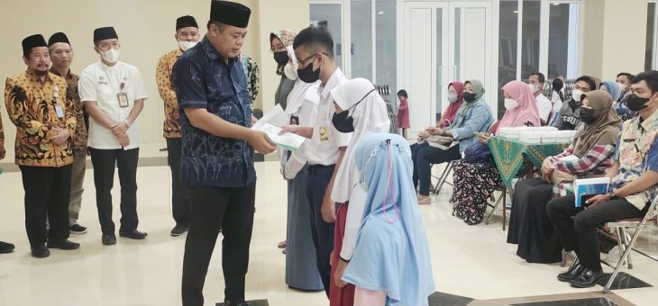375 ANAK YATIM/PIATU KORBAN COVID 19 TERIMA BEASISWA