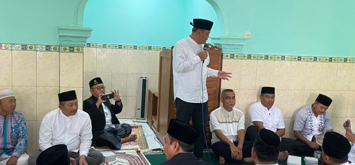 Bupati Karanganyar Sholat Jumat Keliling di Dusun Pencil, Kecamatan Jatipuro