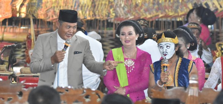 Pergelaran Wayang Kulit Dengan Lakon Wahyu Sri Makuthoromo Hibur Warga Wonokeling