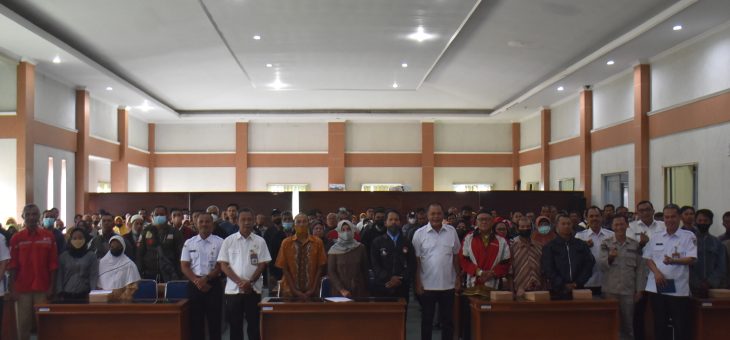 139 KK TERDAMPAK BENCANA TERIMA BANTUAN SOSIAL DARI PEMERINTAH KABUPATEN KARANGANYAR