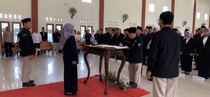 Ketua KPU Karanganyar Lantik 85 Panitia Pemilihan Kecamatan
