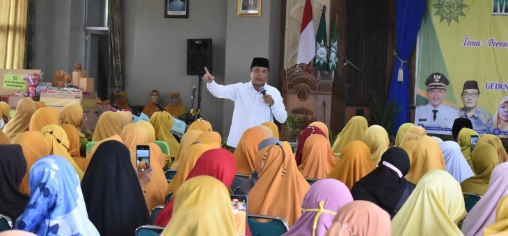 PENGAJIAN PADA MILAD AISYIYAH KE 109 H, BUPATI AJAK WANITA AISYIYAH BERKONTRIBUSI DALAM PEMBINAAN UMAT