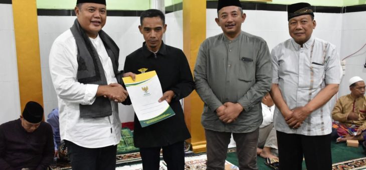 TARLING KECAMATAN JATEN, BUPATI RESMIKAN MASJID NUR IMAN NGALASAN