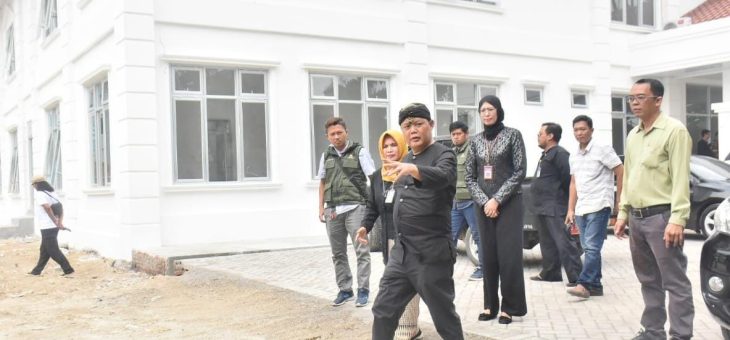 Bupati Karanganyar Meninjau Pembangunan Gedung Baru Dispertan PP