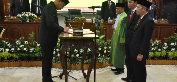RAPAT PARIPURNA PENGUCAPAN  SUMPAH JANJI PAW ANGGOTA DPRD KABUPATEN KARANGANYAR