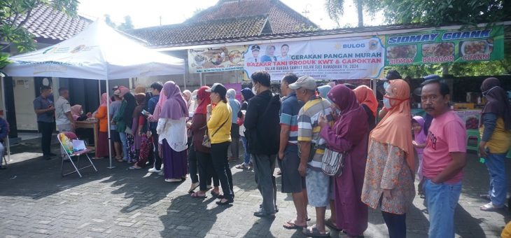 Tak Kalah Ramai dengan Kecamatan Lain, Bazar Pangan Murah di Colomadu di serbu Warga