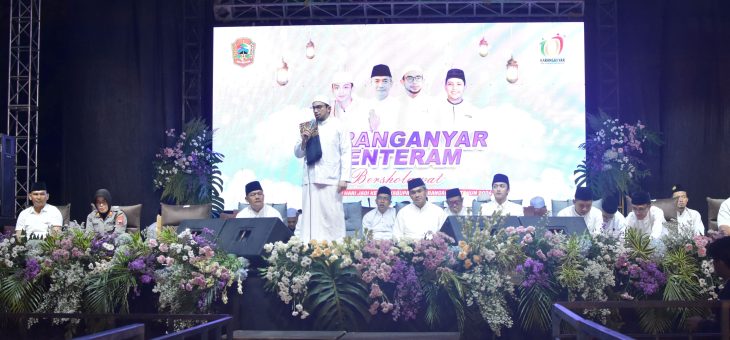 Karanganyar Tentram Bersholawat: Pengajian Akbar Meriah dalam Rangka Hari Jadi ke-107