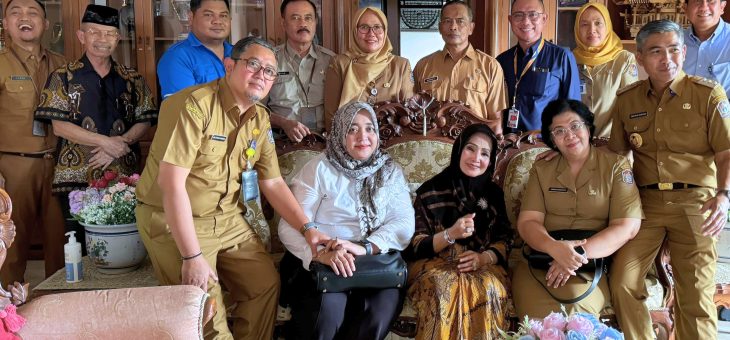Anjangsana ke Rumah Mantan Bupati dan Wakil Bupati Karanganyar