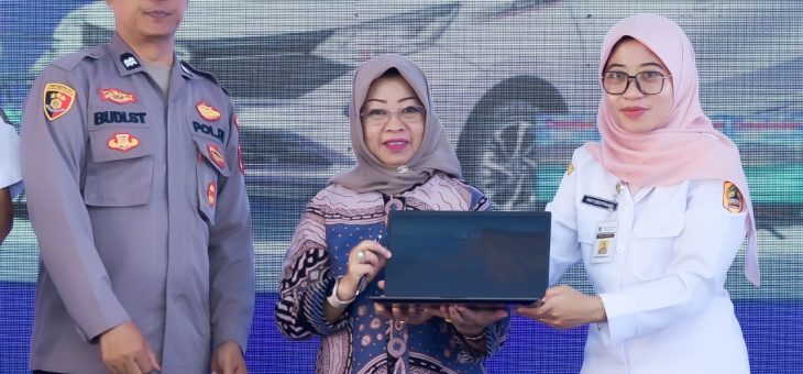 Pemenang Undian Grandprize Mobil Toyota Sigra PUD BPR. Bank Karanganyar