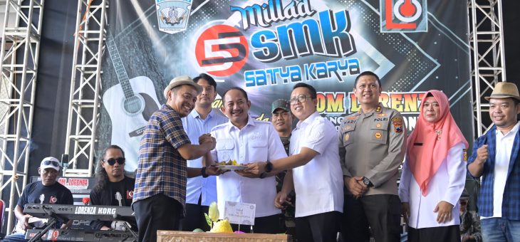 Meriah! Milad ke-55 SMK Satya Karya Karanganyar Dimeriahkan Musik Dangdut Jadul Lorenza