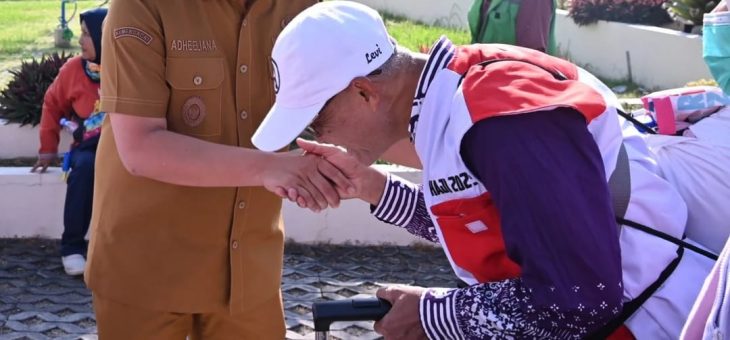 Penyambutan Kedatangan Jamaah Haji Kloter 61 Kabupaten Karanganyar