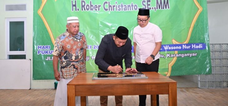 Bupati Hadiri Penandatanganan Prasasti Peresmian Masjid Nur Rohmah Gedongan Colomadu