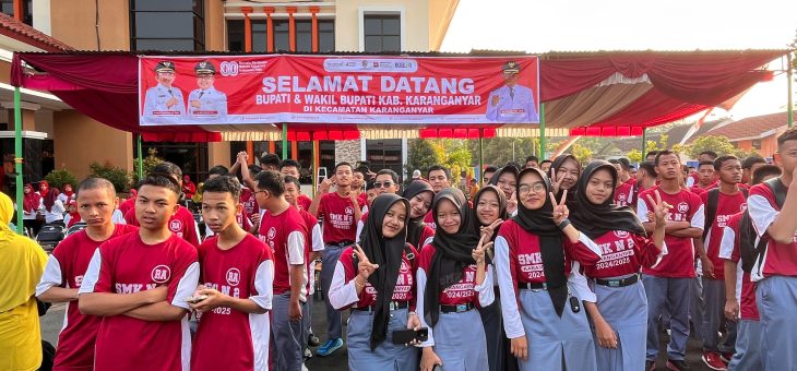 Jalan Sehat HUT ke-80 RI Kecamatan Karanganyar Meriah dan Penuh Antusiasme