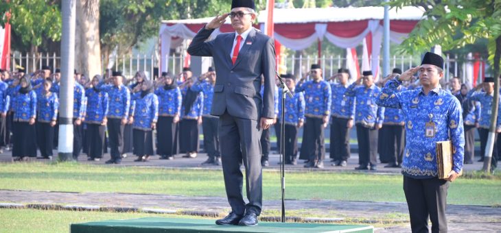 Upacara Pengibaran Bendera Merah Putih dalam rangka memperingati HUT ke-80 Kemerdekaan Republik Indonesia berlangsung khidmat di Halaman Kantor Bupati Karanganyar pada Minggu 17 Agustus 2025.