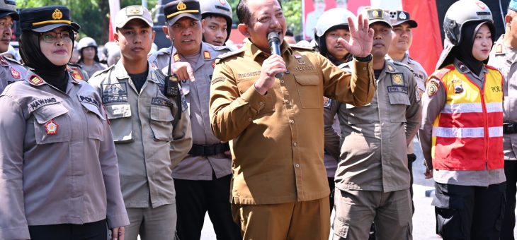 Bupati dan Wakil Bupati Karanganyar Saksikan Simulasi Penanganan Unjuk Rasa Anarkis