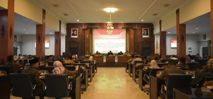DPRD Karanganyar Gelar Rapat Paripurna ke-19 Masa Sidang III Pandangan Umum Fraksi Terhadap Rancangan Perubahan APBD Tahun Anggaran 2025