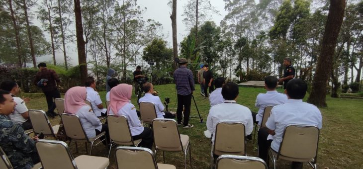 Syahdu Di Tlogodringo: Diskominfo Karanganyar Bincang Cukai Di Bawah Rindangnya Alam