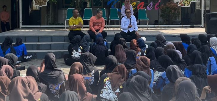 Sosialisasi Pencegahan Stunting dan Penyakit Menular Khususnya AIDS, TBC, dan Malaria di SMA N 2 Karanganyar Resmi Dibuka