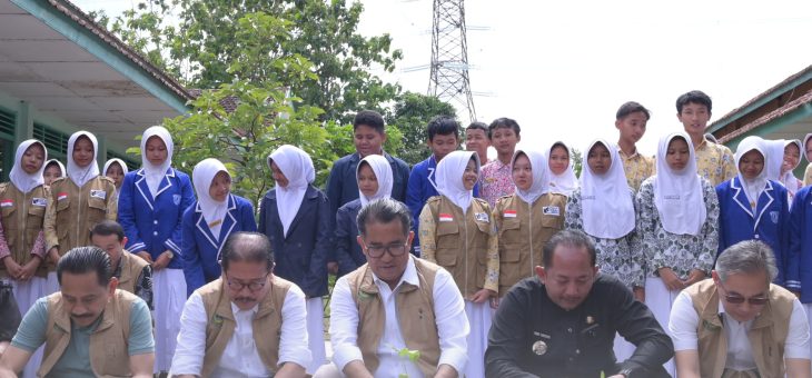 Dirjen Otonomi Daerah Akmal Malik Kunjungi Karanganyar, Dorong Program Ketahanan Pangan Berbasis Sekolah