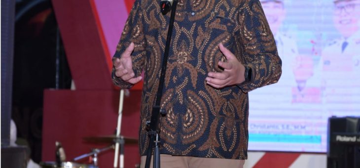 Parade Busana Batik Fashion Show Dekranasda Acara Puncak Karanganyar Expo 2025, UMKM Catat Omzet Rp1,2 Miliar